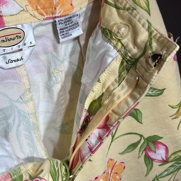 Talbots Women’s Floral Crop Pants Stretch Size 14 - Picture 6 of 6